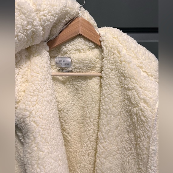 Oversized Cream Teddy Jacket (Urban Outfitters) (M/L) - Picture 3 of 9